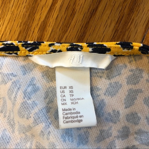 V-Neck Patterned Sundress - Picture 4 of 4